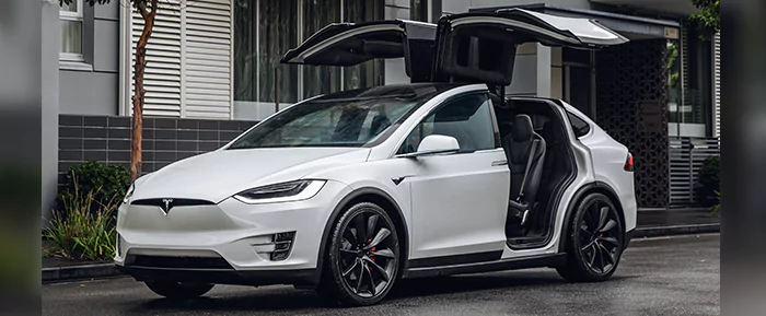 tesla x open doors 6626c859e350e